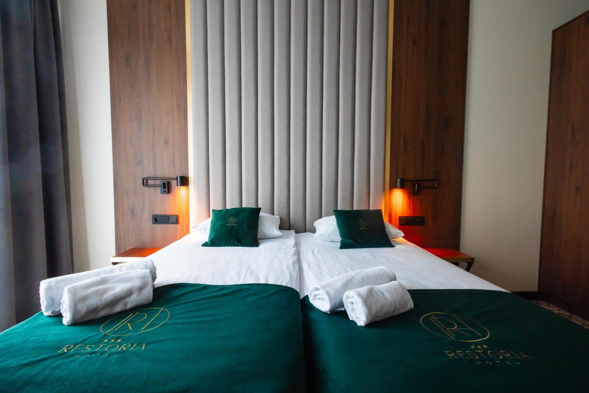 Restoria Hotel*** Radzyn Podlaski Esterno foto