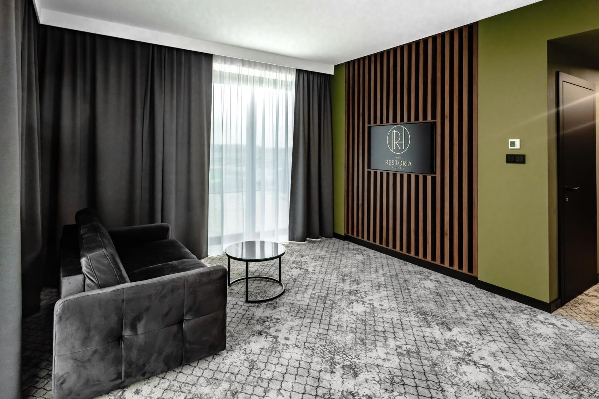 Restoria Hotel*** Radzyn Podlaski Esterno foto